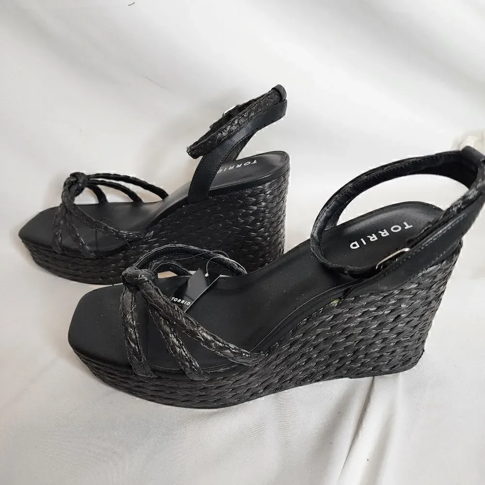 12W Torrid Black Strappy Raffia Platform 4